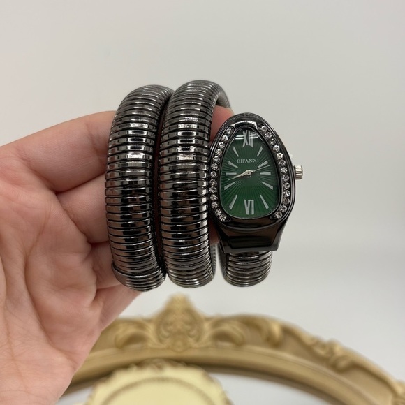 Serpenti Style Wrap Watch – Black & Silver Tone | Green Dial main image 10